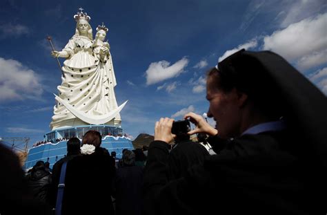 testing tears of virgin mary statue bolivia|civitavecchia virgin mary statue.